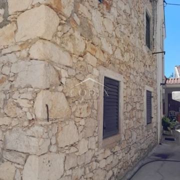 Susak - prodaja kamene kuće na moru