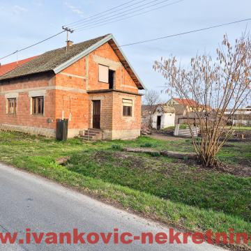 KUĆA VISOKO PRIZEMNICA 90m2,PRODAJEMO ILI MJENJAMO ZA STAN U OSIJEKU