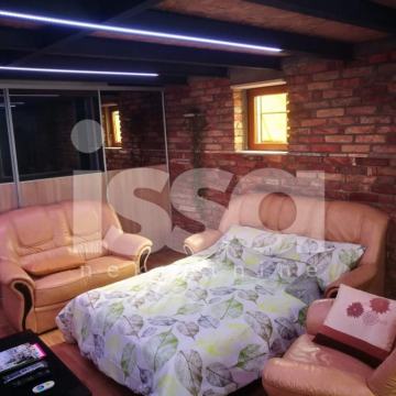 TRNJE, TROSOBNI DVOETAŽNI STAN, 86m2, 950€