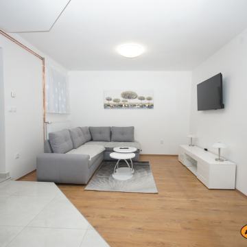 Trosoban stan u Samoboru (najam)