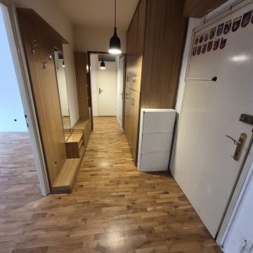 TROSOBAN STAN S VELIKOM TERASOM