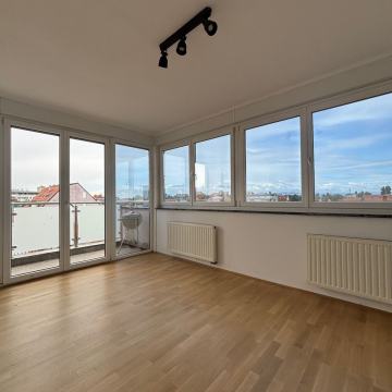 Trosoban stan + vlastito parkirno mjesto  NEMA PROVIZIJE ZA KUPCA