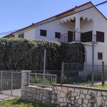 Trosobni apartman na Pelješcu – mir, priroda i blizina mora