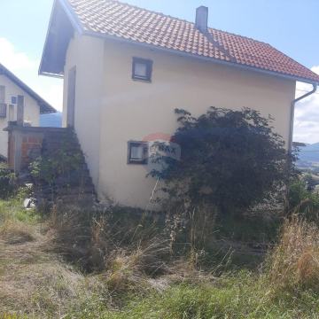 Lika,Udbina, vikendica sa lijepim pogledom i okućnicom