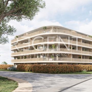 Umag – moderan trosoban stan s prostranom terasom u novogradnji