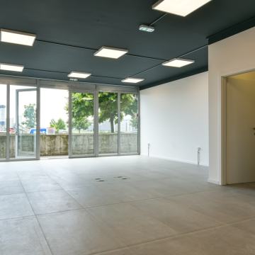 Poslovni prostor sa skladištem L18, Zagreb (Novi Jelkovec), 147,53 m2