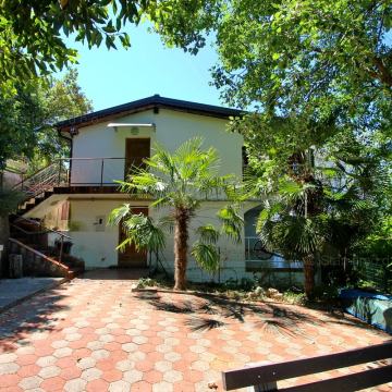 Uvala Soline, dvojna kuća s 2 apartmana blizu mora!