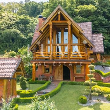 Varaždinske Toplice, Martinkovec, jedinstvena drvena kuća