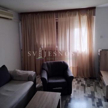 PRILIKA ZA VAS!!! Stan 72 m2 (2S+DB), sa dva balkona - Knin