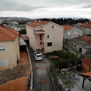 Velika obiteljska kuća u Zadru, 475.00 m2