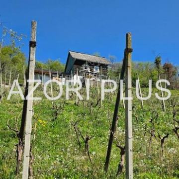 Vugrovec Donji-vikendica 45 m2 sa savšenim pogledom na čestici 1300 m2