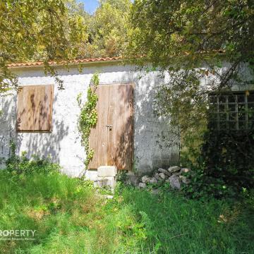 Vikendica 49m2 na parceli 1700m2 – Pučišća, otok Brač