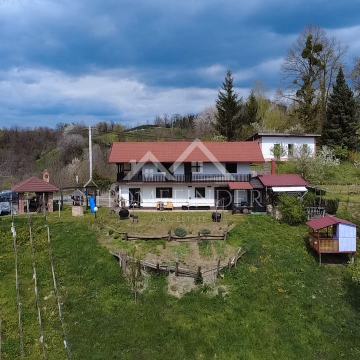 Vikendica s preljepim pogledom i dvorištem, Veliko Trgovišće