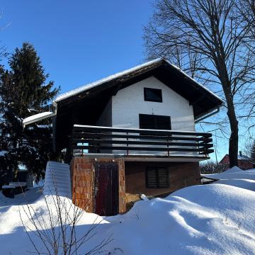 Vikendica sa zemljištem 3.935 m2, Čepelovac