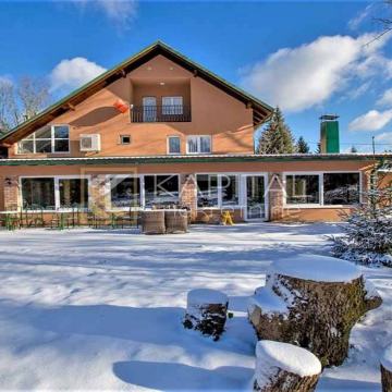 Bjelolasica - mali hotel sa 6000 m2 terena