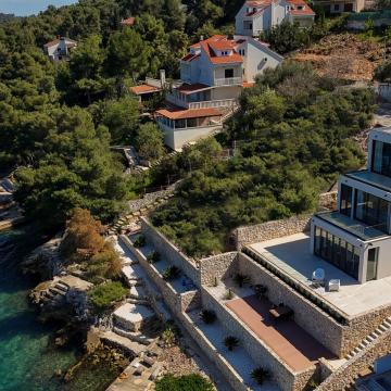 Villa Aquamare, Okrug Donji