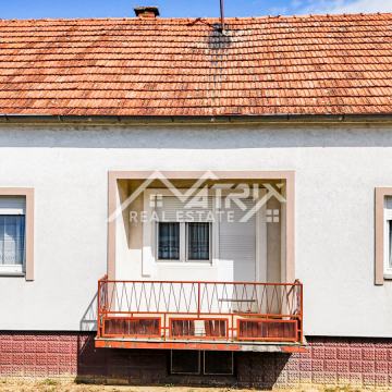 Vinkovci, kuća s garažom i dvorištem u mirnom dijelu