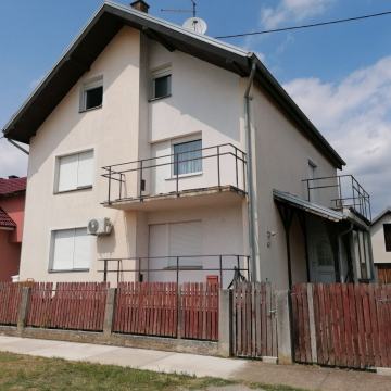 Vinkovci - Slavija - obiteljska kuća sa okućnicom