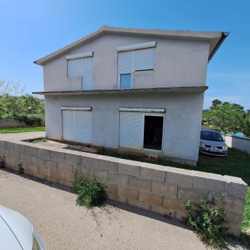 VIR SAMOSTOJEĆA KUĆA KATNICA ZA ADAPTACIJU