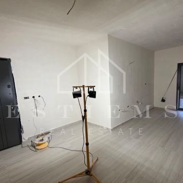 Viškovo, Centar, Prilika, Stan u prizemlju novogradnje s okućnicom od