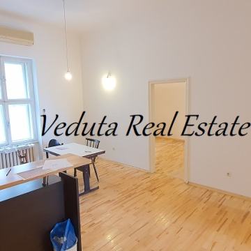 VLAŠKA, 93 m2, 1. KAT/3, LIFT, BALKON