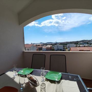 VODICE, APARTMAN SA OTVORENIM POGLEDOM
