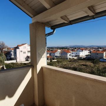 VODICE, DVOSOBAN APARTMAN SA OTVORENIM POGLEDOM