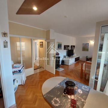 PRILIKA!-Vodice, dvosoban stan s garažom