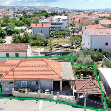 Zadar, Arbanasi, stambeno poslovni objekt, 184 m2