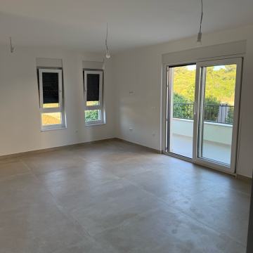 ZADAR, BORIK – USELJIVO | 2S STAN + LOĐA + LIFT + 2 PARKINGA