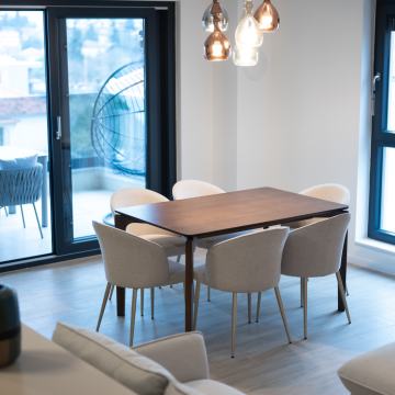 ZADAR, BRODARICA, PORED ŠKOLE, TROSOBAN STAN, 300 m OD MORA!