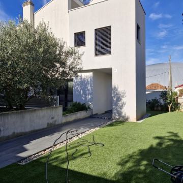 ZADAR - VIŠNJIK - LIJEPA, MODERNA KUĆA !