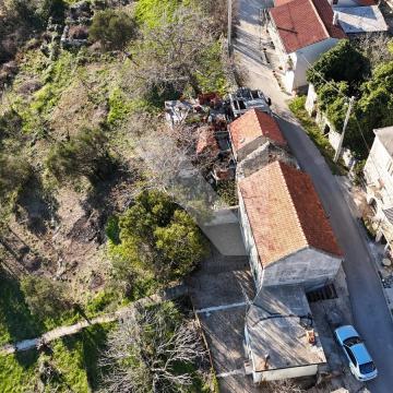 Kuće na prodaju – Žeževica / Zadvarje