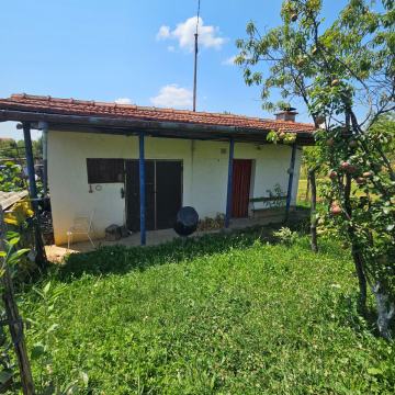 Zagreb, Bukovac, građevinsko zemljište 1.043 m2 s  kućom od 55.00 m2