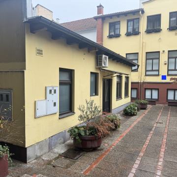 Zagreb, centar grada, 1. zona, dvorišna kuća, prodaja
