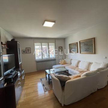 Zagreb, Maksimir - Željeznička kolonija, kuća s vrtom