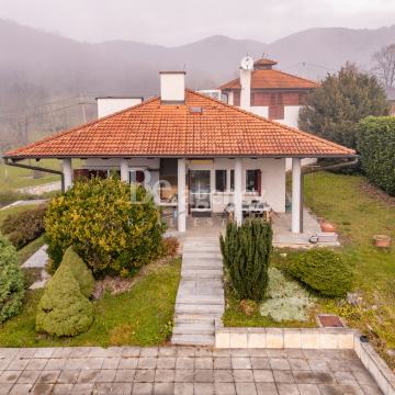 Zagreb, Šestine - Prostrana vila okružena zelenilom 550 m2