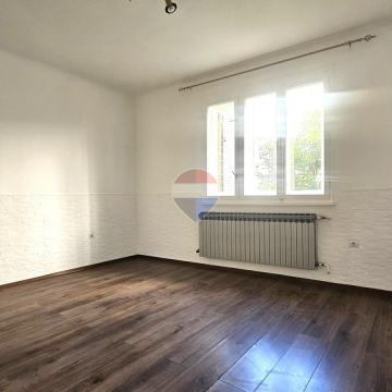 Zagreb, Trešnjevka - dvosoban stan u prizemlju kraj trešnjevačkog plac