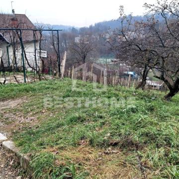 Zemljište 668 m2, Šestine, građevinsko/poljoprivredno