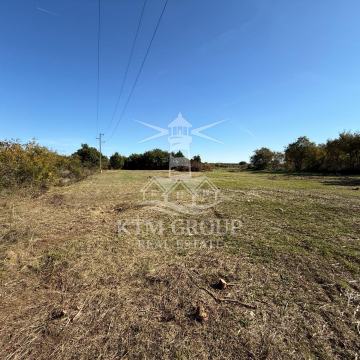 Zemunik Donji, zemljište uz glavnu prometnicu!!