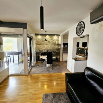 ŽNJAN, PREKRASAN STAN S POGLEDOM NA MORE 76m2 485.000 EUR