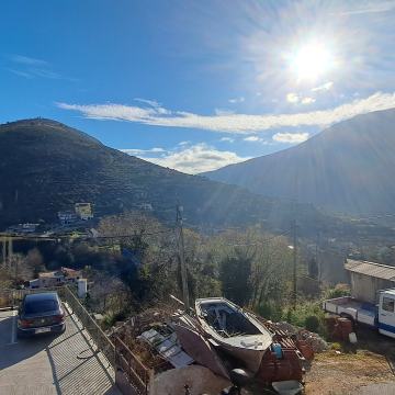 Žrnovnica, kuća tlocrtne površine 99 m2 ukupno 4 etaže