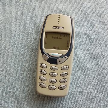 NOKIA 3310 (IZVRSNA) HR JEZIK, SVE MREŽE, NOVA BATERIJA, PUNJAČ