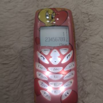 Nokia 8310 u novom unikatnom izdanju sa crtanim likovima