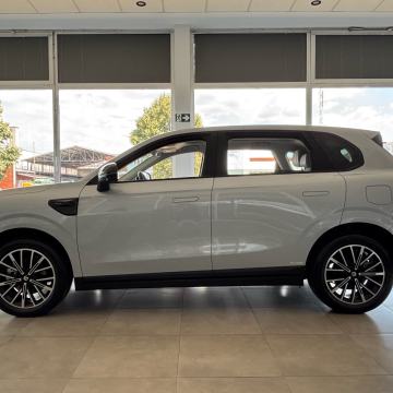 LEAPMOTOR B10 DESIGN PHEV 215KS
