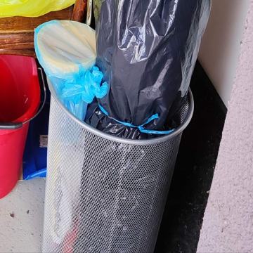 4 ispravna velika kišobrana po cijeni 2