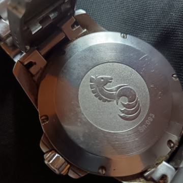 CUBUS masivan ručni sat