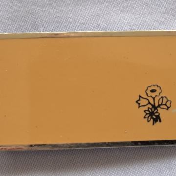 KOPČA za remen. Krem emajl. 6,5 x 3,5 cm. Mob