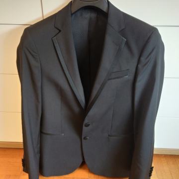 Muško odijelo ( smoking ) Varteks najbolje kvalitete Marzotto 120 S