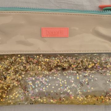 Neseser za šminku - BENEFIT